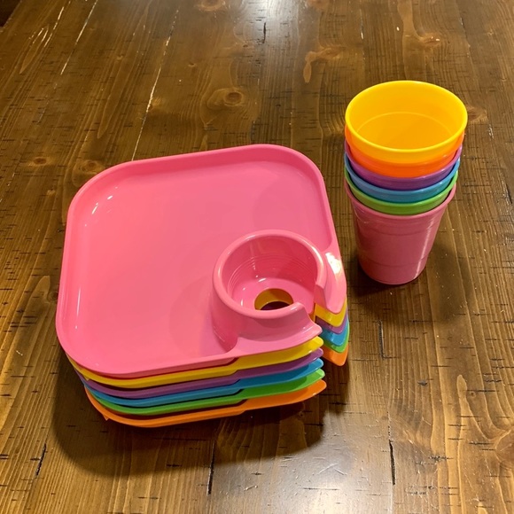 SET OF 6 PLATES AND GLASSES  NEW IN BOX - Picture 15 of 16